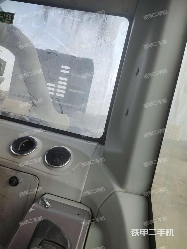 后窗玻璃角标(驾驶室部分) 后窗玻璃角标(驾驶室部分)