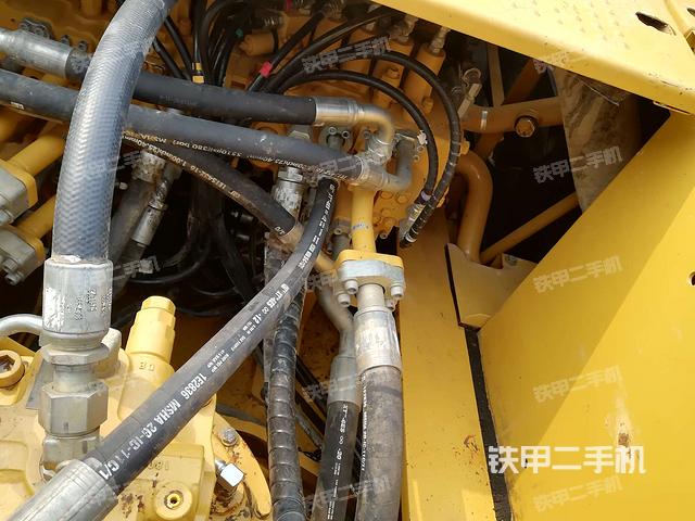 中央回转接头特写(上车部件) 中央回转接头特写(上车部件)