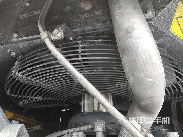 水箱+风扇特写(上车部件) 水箱+风扇特写(上车部件)