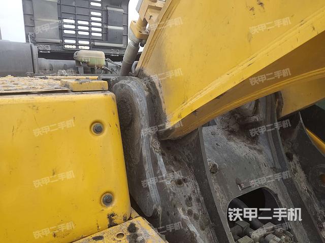 大臂根部 斜视(工作和回转装置) 大臂根部 斜视(工作和回转装置)