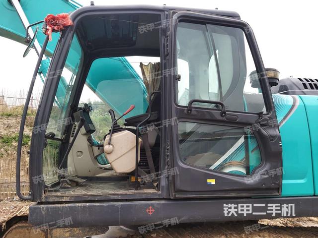 驾驶室正侧（驾驶室部分）