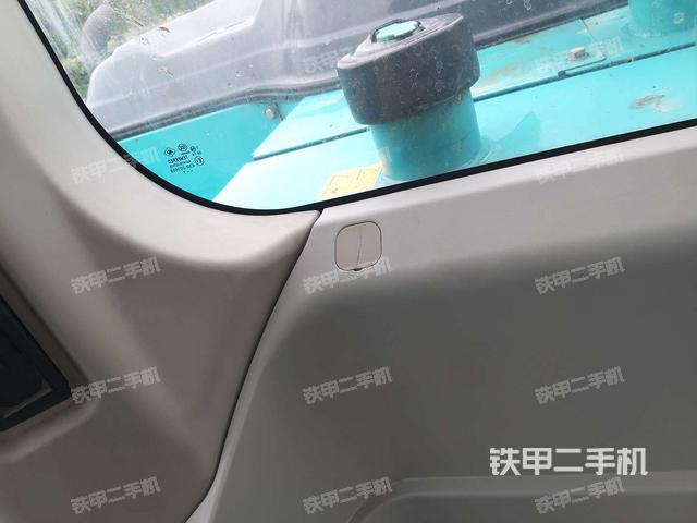 后窗玻璃角标（驾驶室部分）