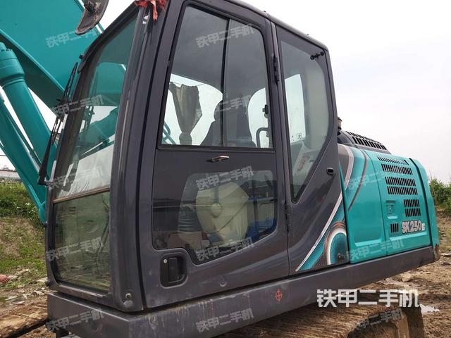 驾驶室左前45度（驾驶室部分）