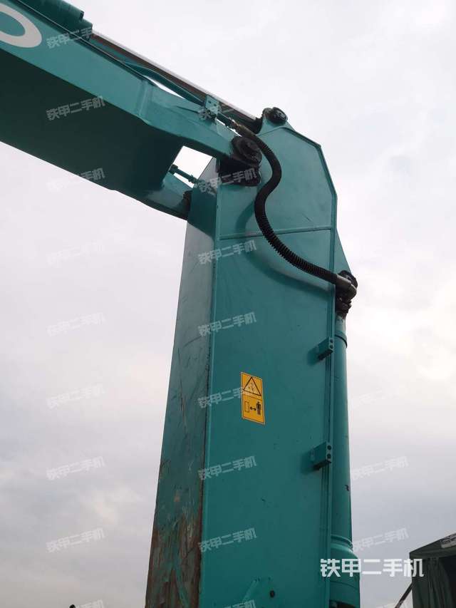 小臂整体右前（工作和回转装置）