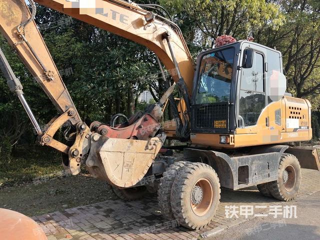 恒特重工HT135W挖掘机