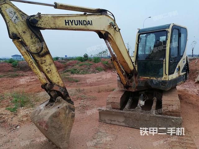 现代R60-9挖掘机