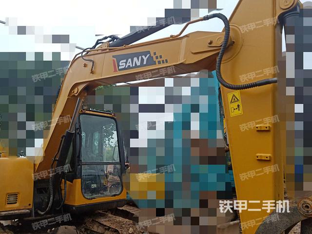 大臂整体 右侧(工作和回转装置) 大臂整体 右侧(工作和回转装置)