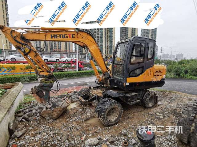 恒特重工HTL70挖掘机