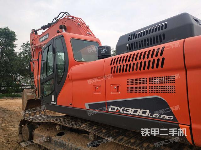 斗山dx300lc9c挖掘机