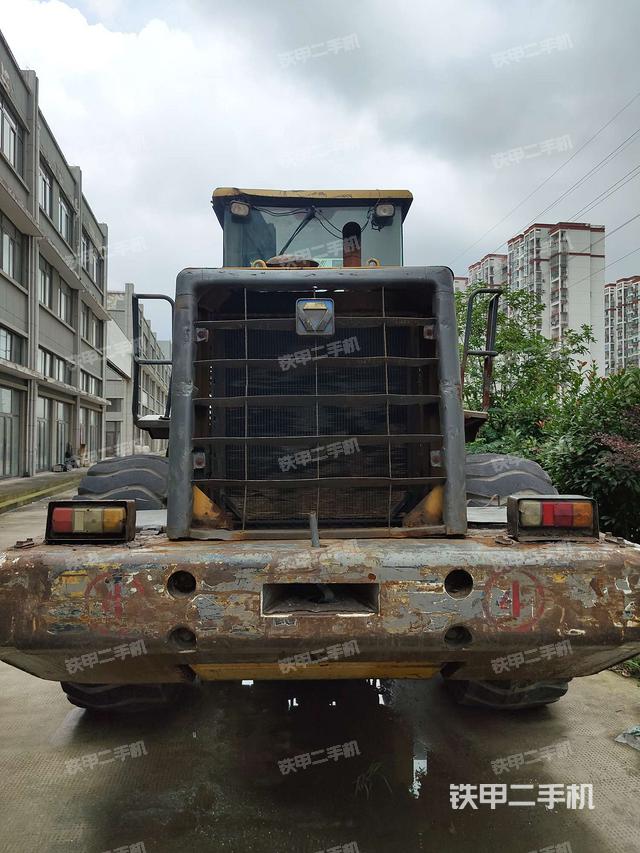 正后方(整机外观) 正后方(整机外观)