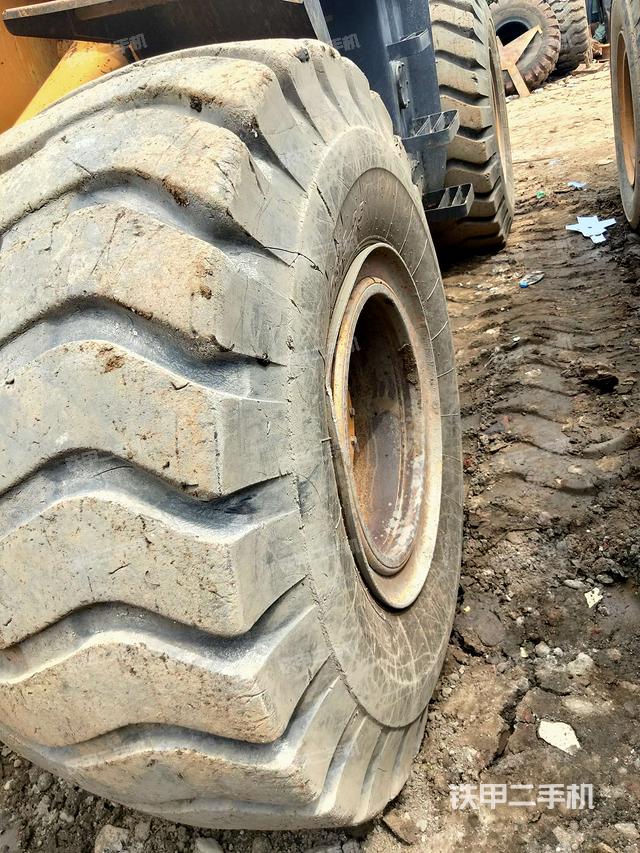 左前轮（行走机构）