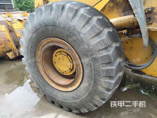 右前轮(行走机构) 右前轮(行走机构)