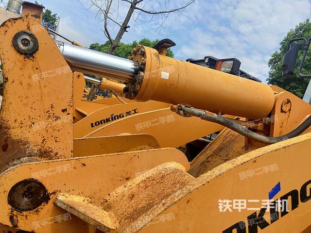 铲斗油缸侧面（工作装置）