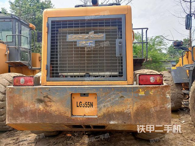 正后方（整机外观）