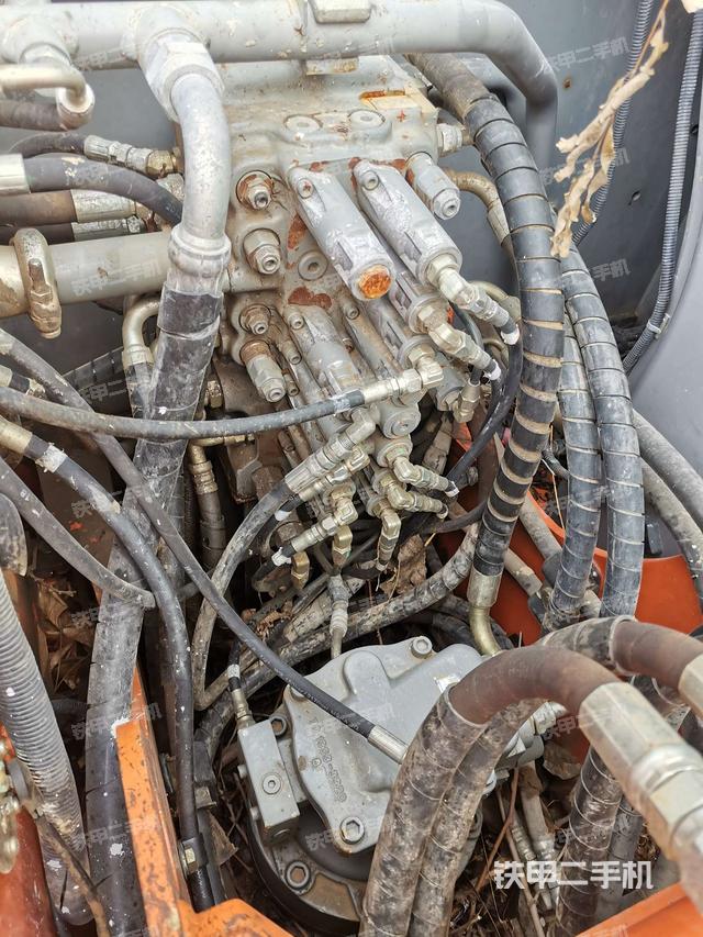保定市二手日立zx70挖掘机-分配阀实拍图-210