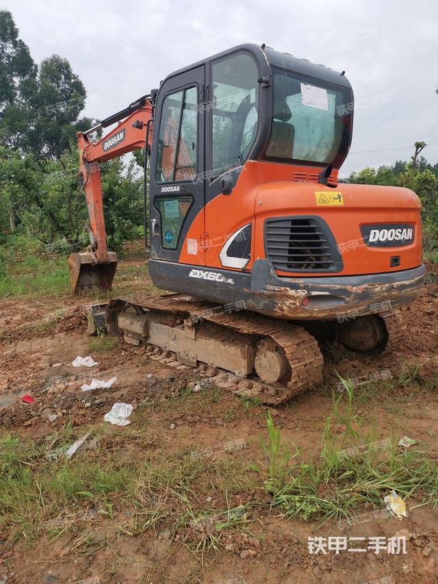 成都市二手斗山dx55-9c挖掘机-左后45实拍图-164