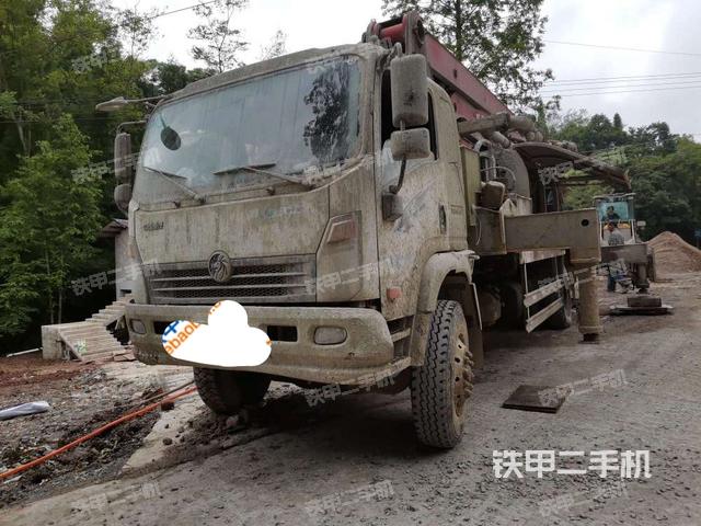 极东PY120-37泵车