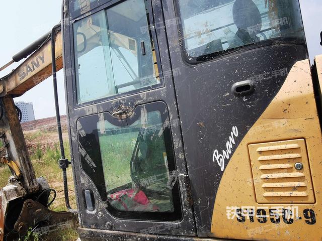  驾驶室正侧（驾驶室部分）