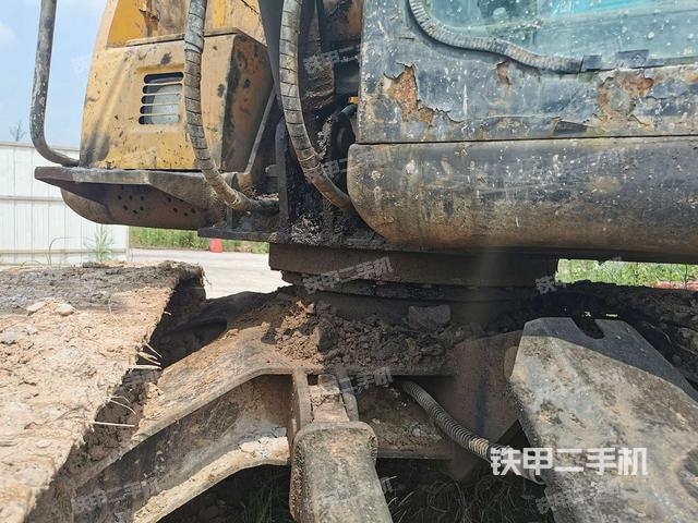 转盘和下车架正前（工作和回转装置）