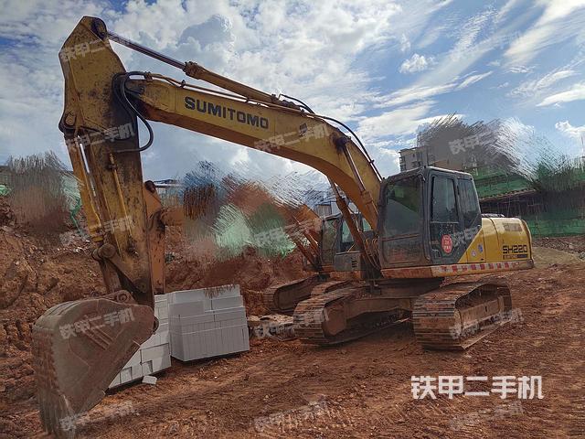 住友SH210-5挖掘机