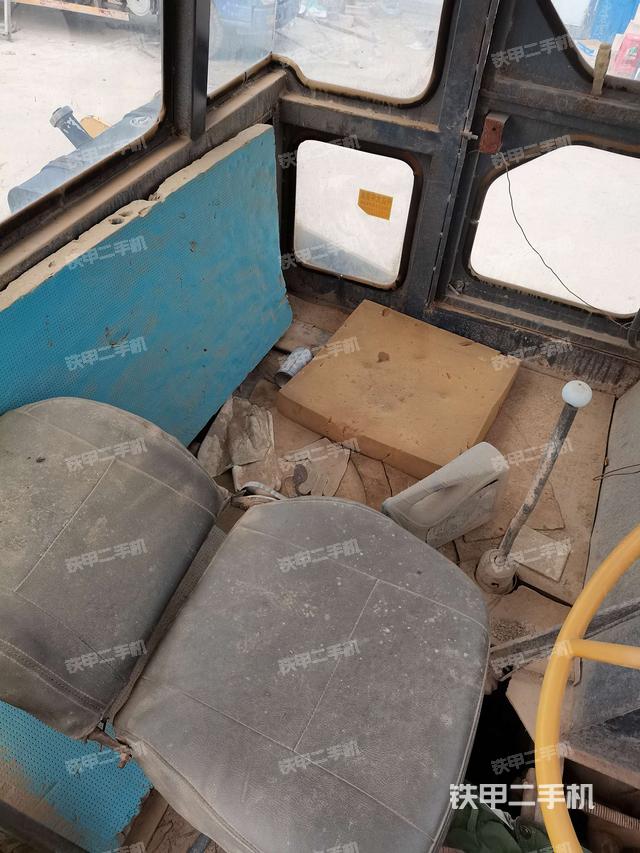 驾驶室正侧（驾驶室/操作室）