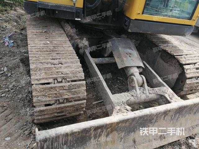 转盘和下车架正前（工作和回转装置）