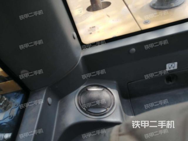 后窗玻璃角标（驾驶室部分）