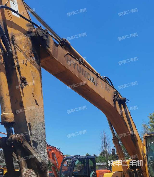 现代r335lc9挖掘机