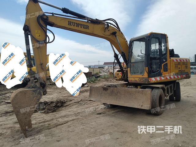 恒特重工HTL135挖掘机