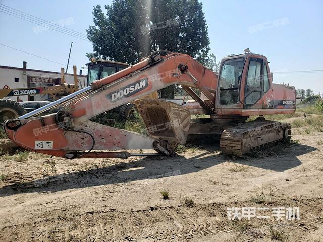 斗山DH220LC-7挖掘机