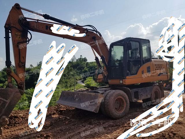 恒特重工HT135W挖掘机