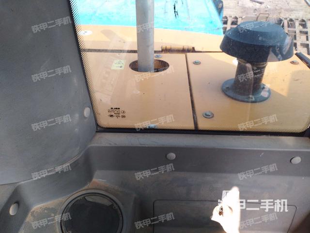 后窗玻璃角标（驾驶室部分）