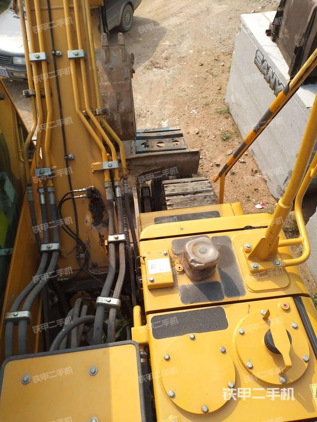 大臂背部俯视（工作和回转装置）