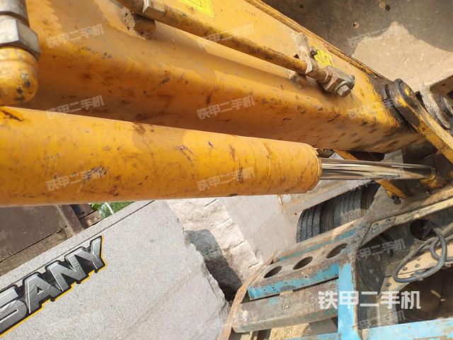 小臂整体右前（工作和回转装置）