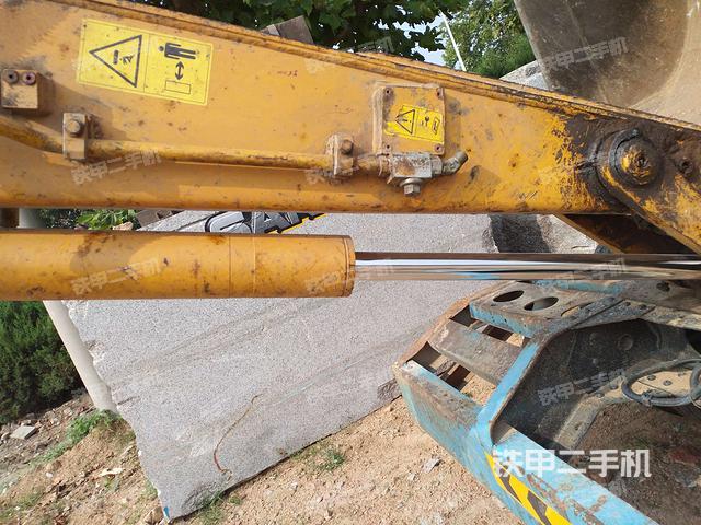 小臂整体左后（工作和回转装置）