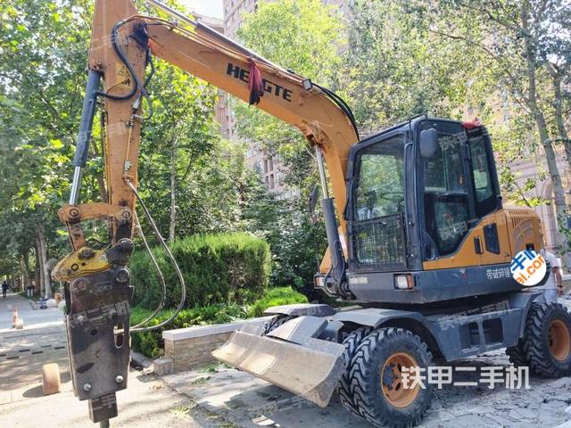 恒特重工HT75W挖掘机