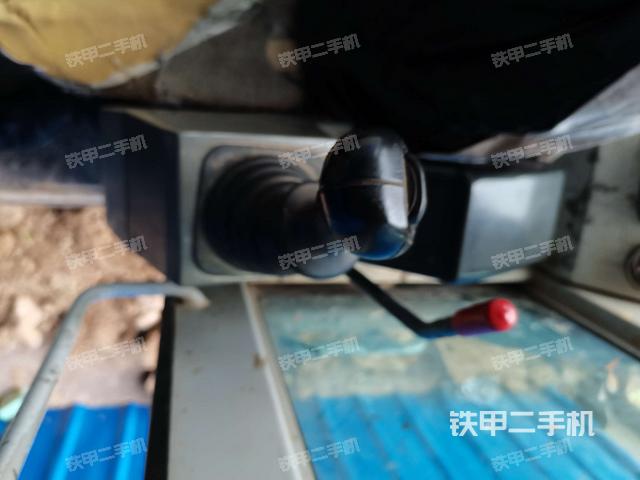 座椅左侧控制台/音响/含左手柄（驾驶室部分）