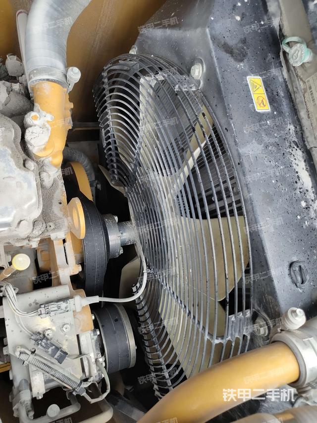 卡特彼勒323d2l挖掘机