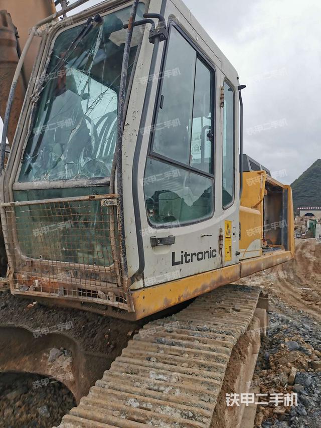 驾驶室左后45度（驾驶室部分）