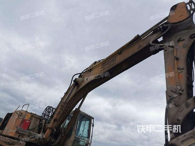 大臂整体 右侧（工作和回转装置）