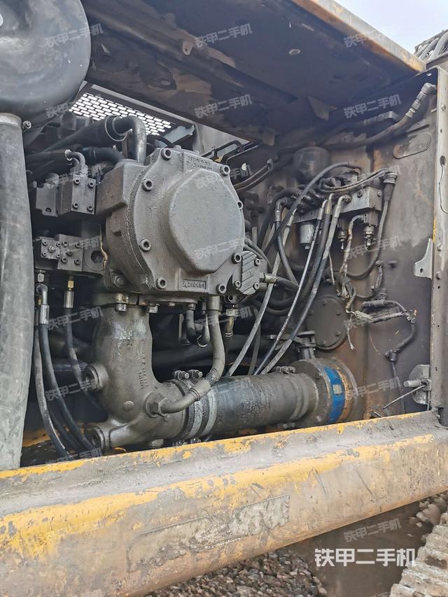 液压泵斜45 右（大件舱室）