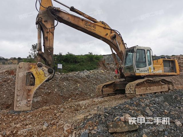 利勃海尔R944B HD-SL挖掘机