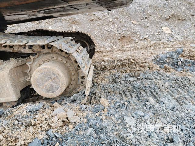 右驱动轮（行走机构）