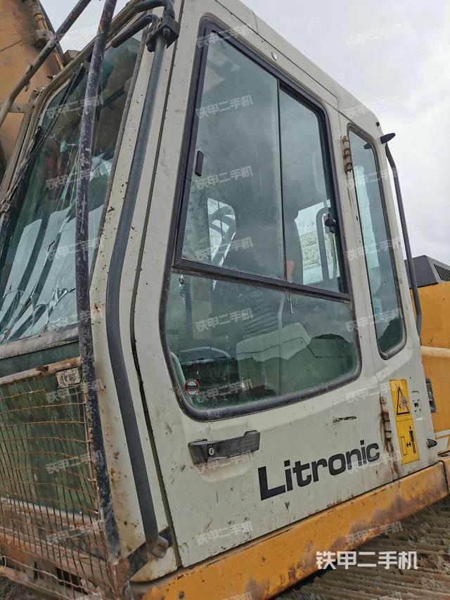 驾驶室左前45度（驾驶室部分）