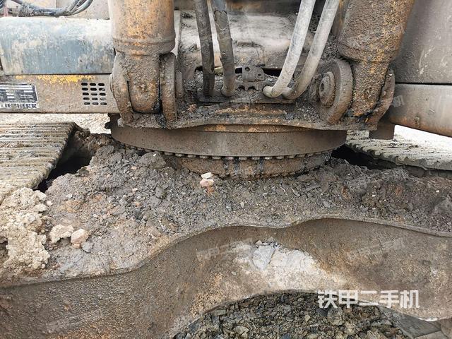 转盘和下车架正前（工作和回转装置）