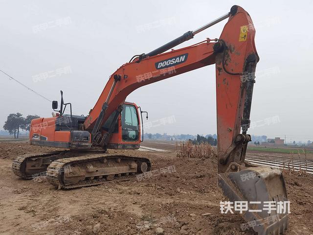 斗山DX215-9C挖掘机