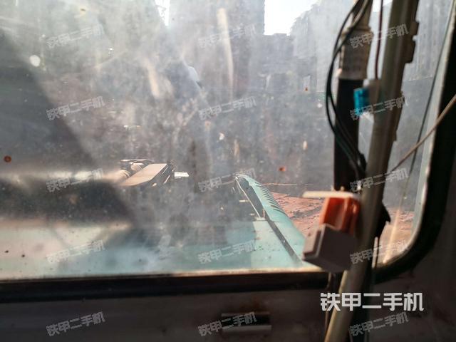 后窗玻璃角标（驾驶室部分）