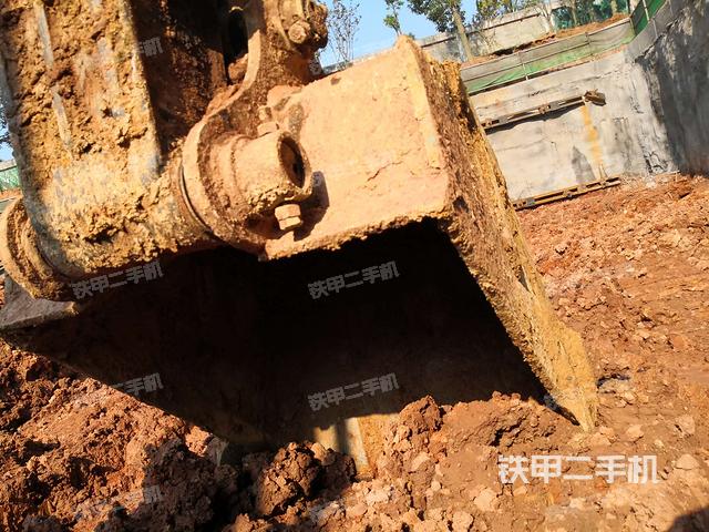 铲斗右后整体（工作和回转装置）