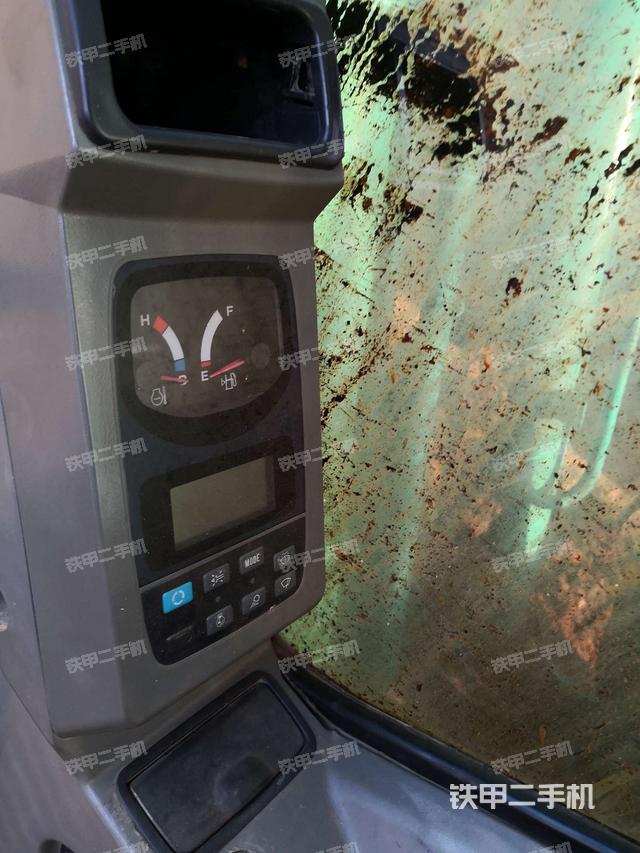 左后方玻璃角标（驾驶室部分）