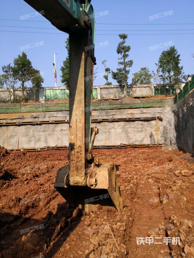 小臂整体左后（工作和回转装置）